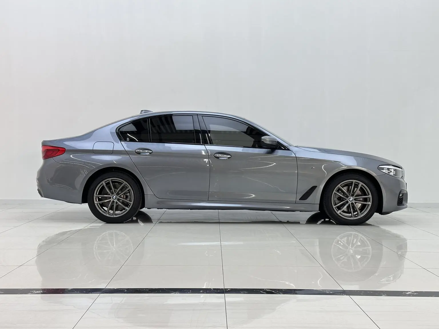 BMW 5 Series ( Import ) 2018 525i M Sport Package