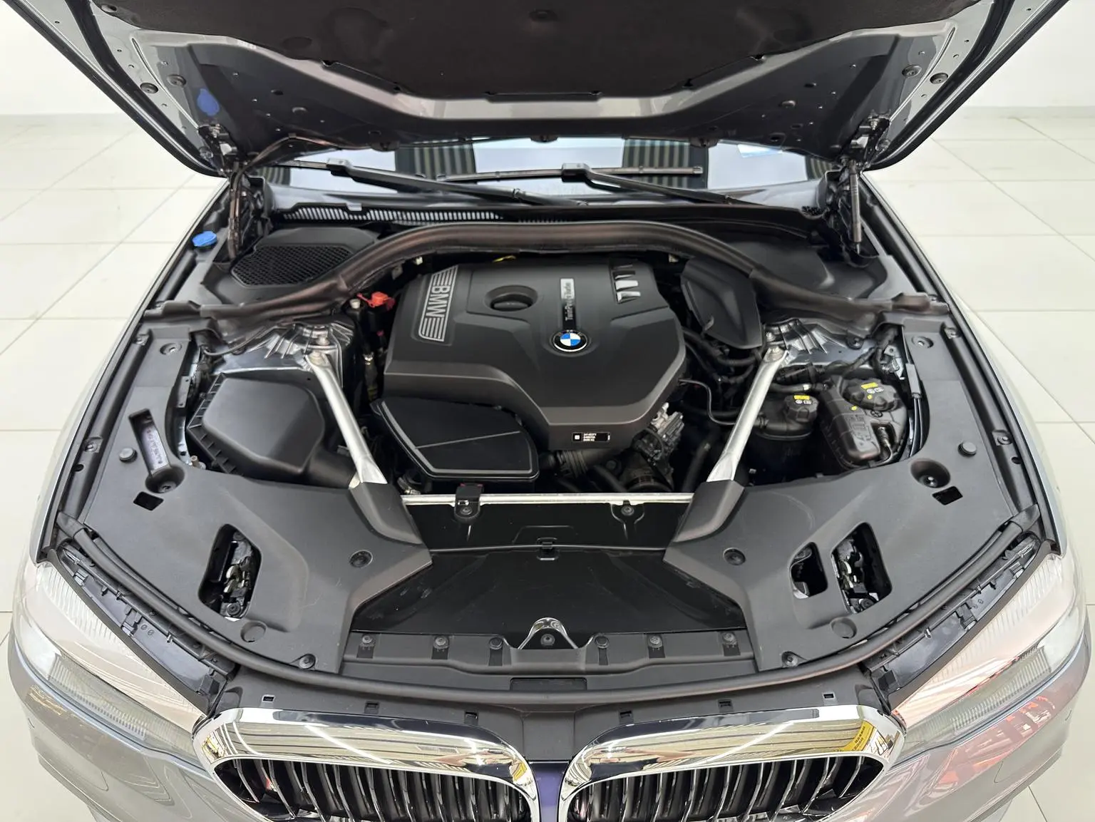 BMW 5 Series ( Import ) 2018 525i M Sport Package