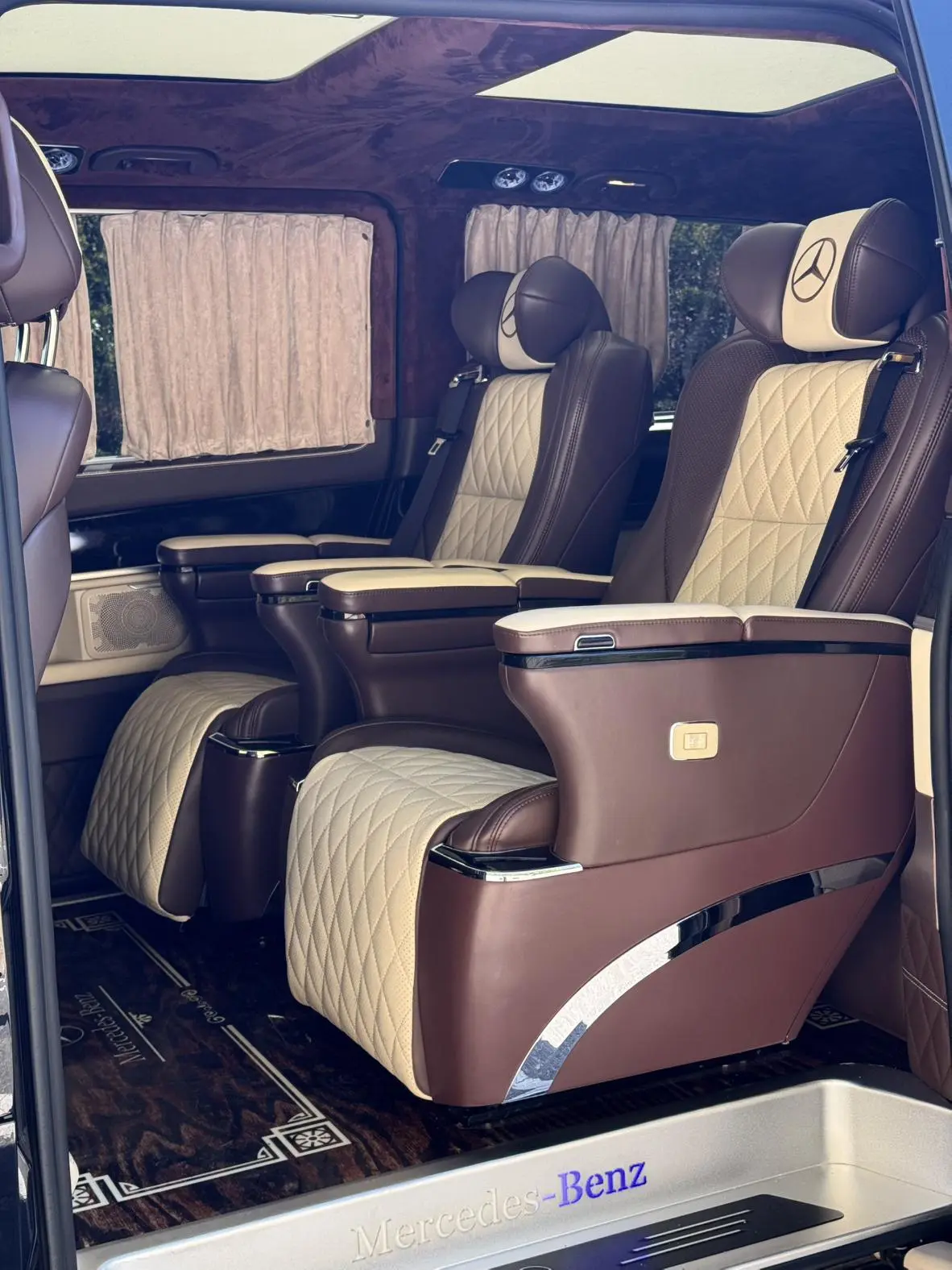 Mercedes-Benz V Class 2018 V 260 L Premium China VI
