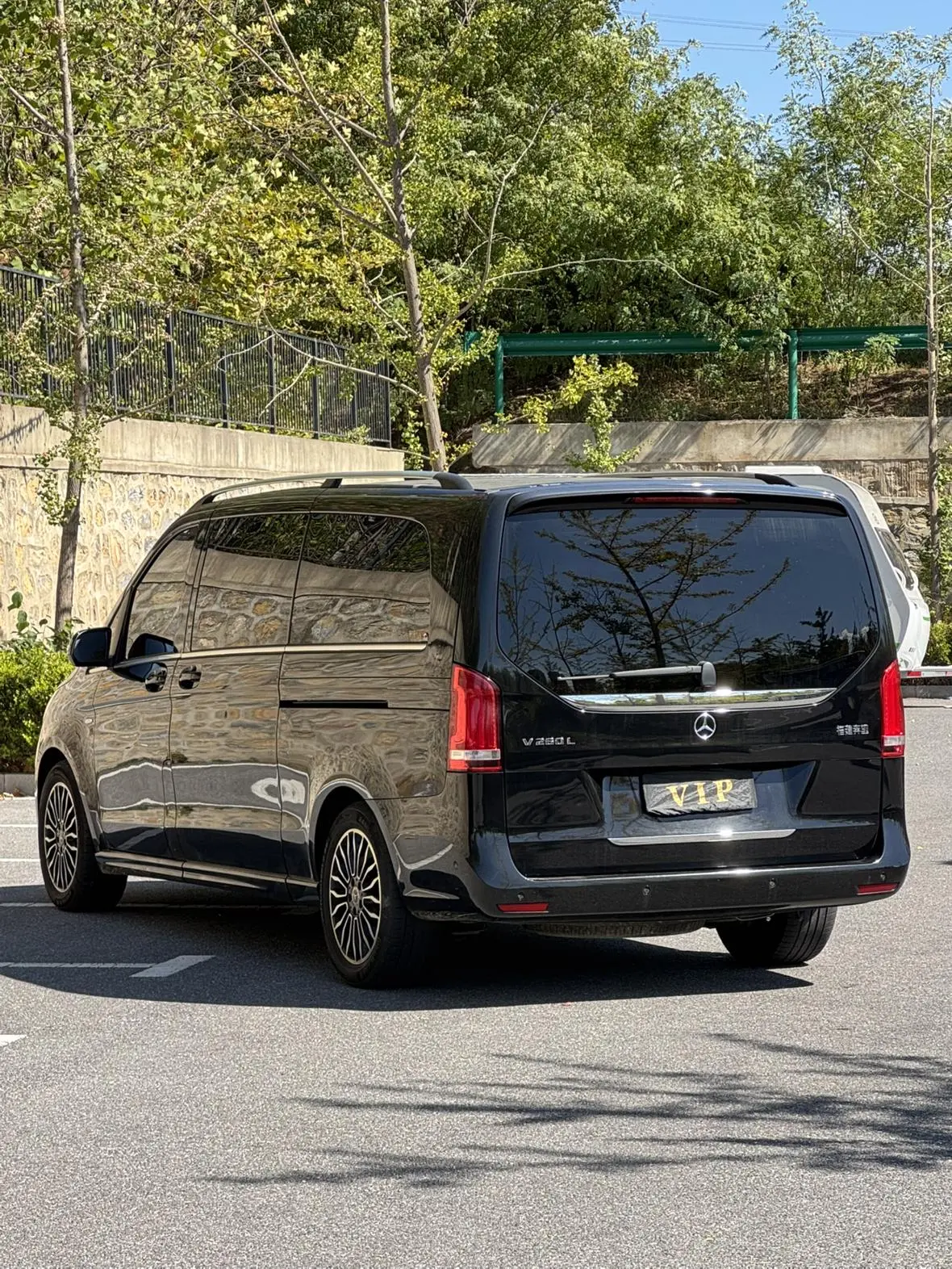 Mercedes-Benz V Class 2018 V 260 L Premium China VI