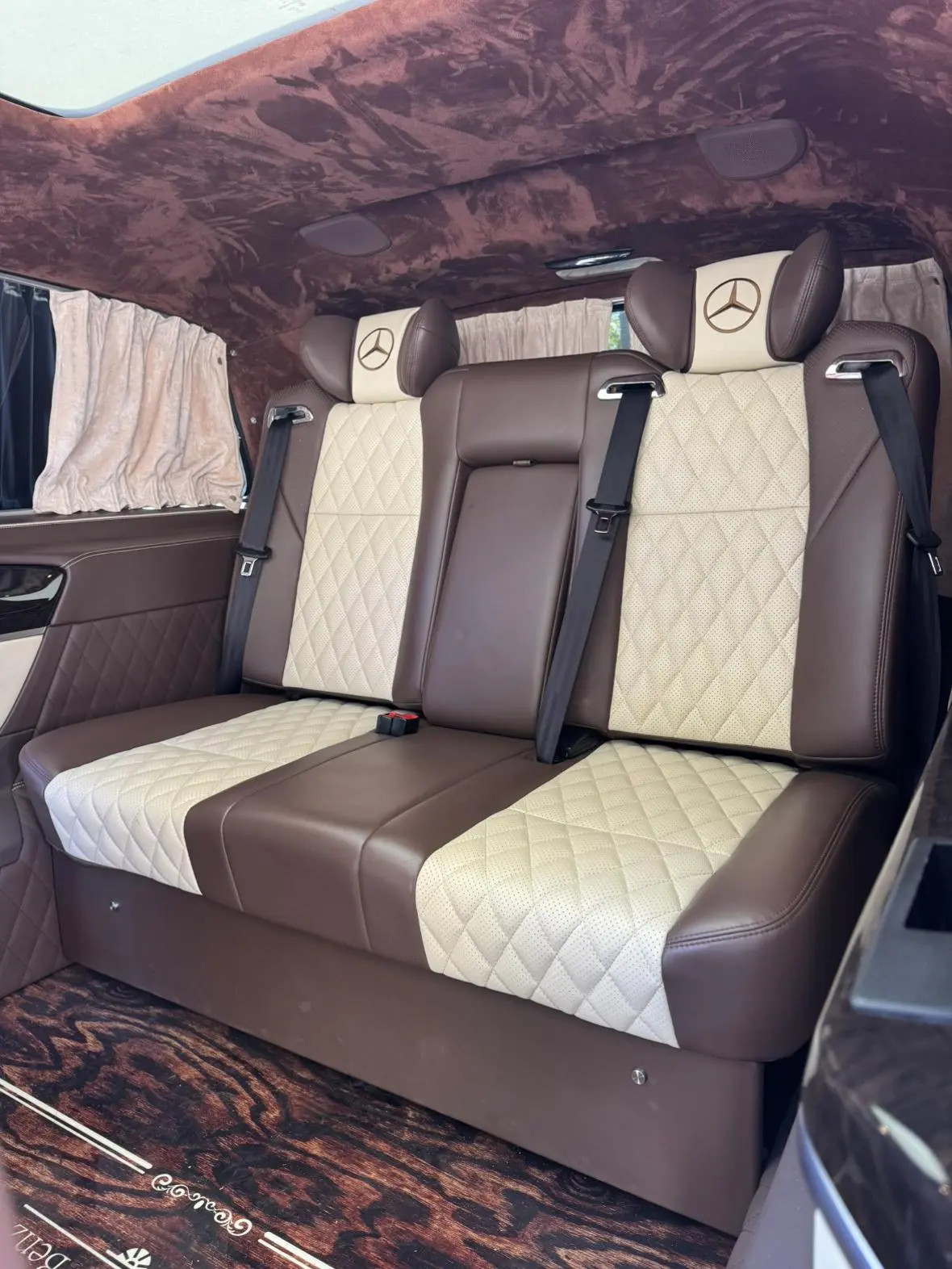 Mercedes-Benz V Class 2018 V 260 L Premium China VI
