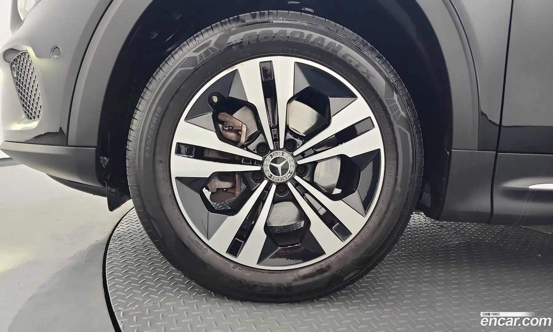 Mercedes-Benz GLB-Class GLB220 2019