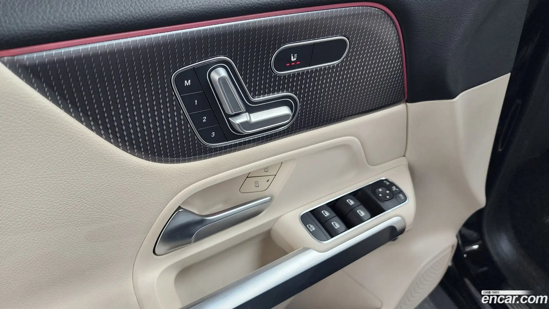Mercedes-Benz GLB-Class GLB220 2019