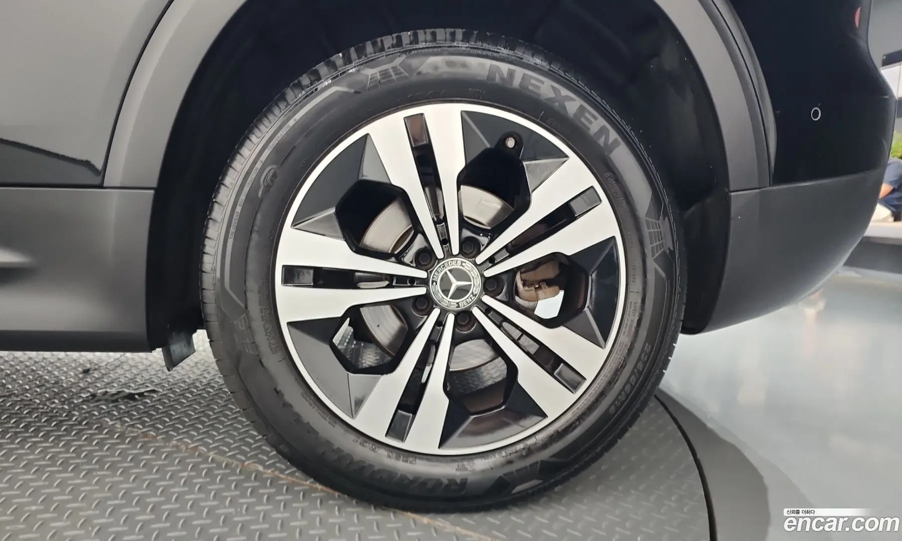 Mercedes-Benz GLB-Class GLB220 2019