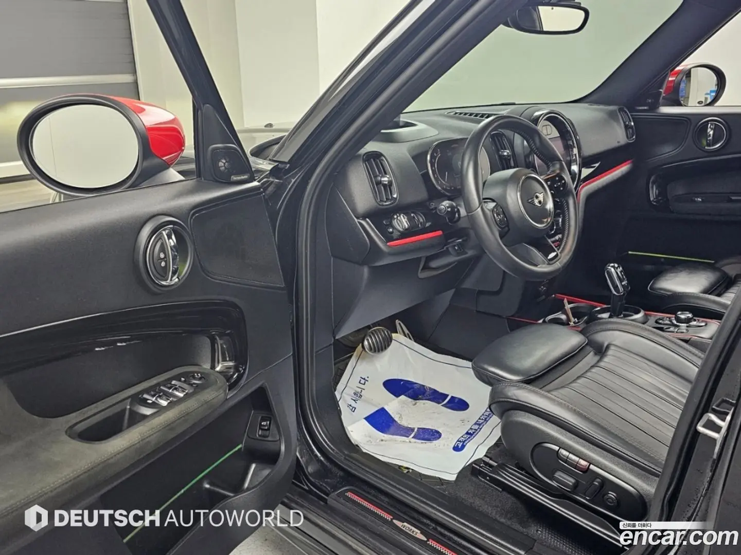 Mini Countryman JCW Launch Pack