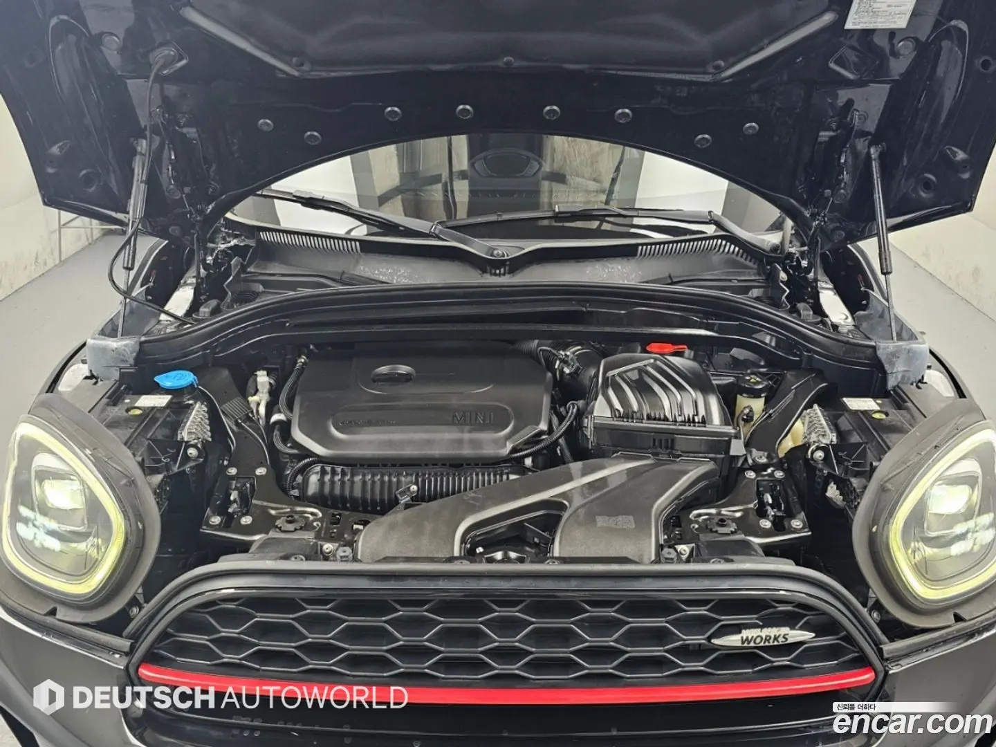 Mini Countryman JCW Launch Pack