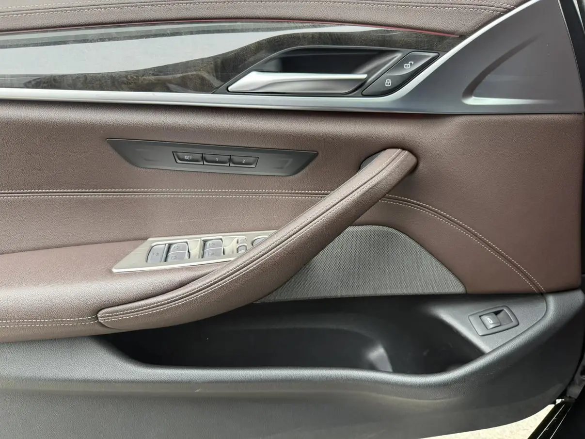 BMW 5 Series 2022 525Li M Sport Package