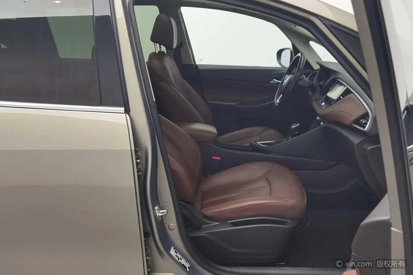 Buick GL6 2018 18T 6 seat Luxury