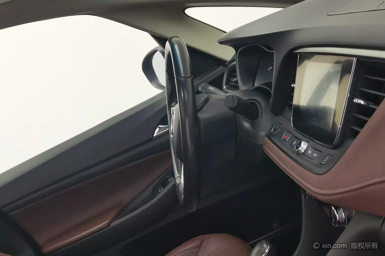 Buick GL6 2018 18T 6 seat Luxury