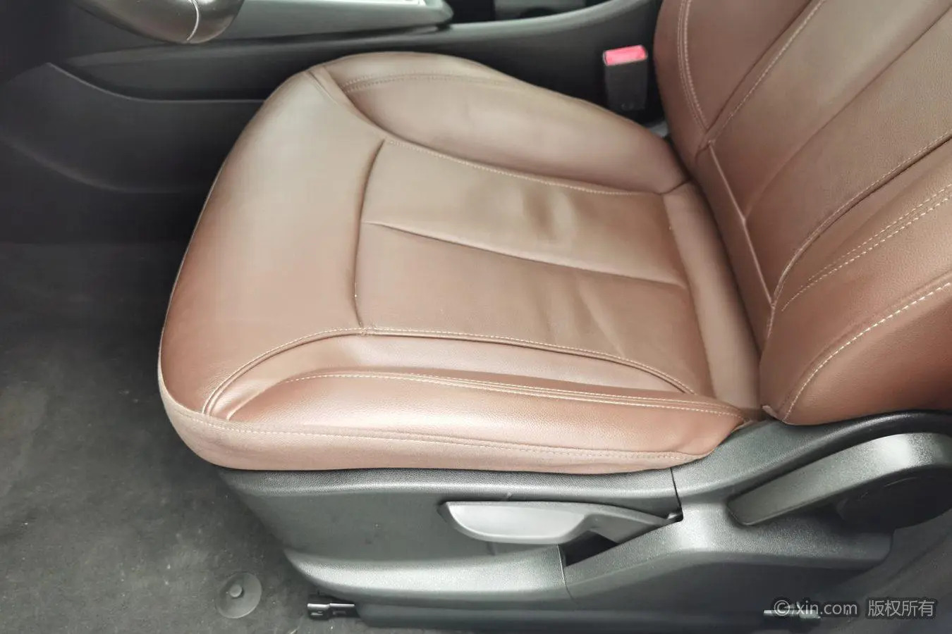 Buick GL6 2018 18T 6 seat Luxury