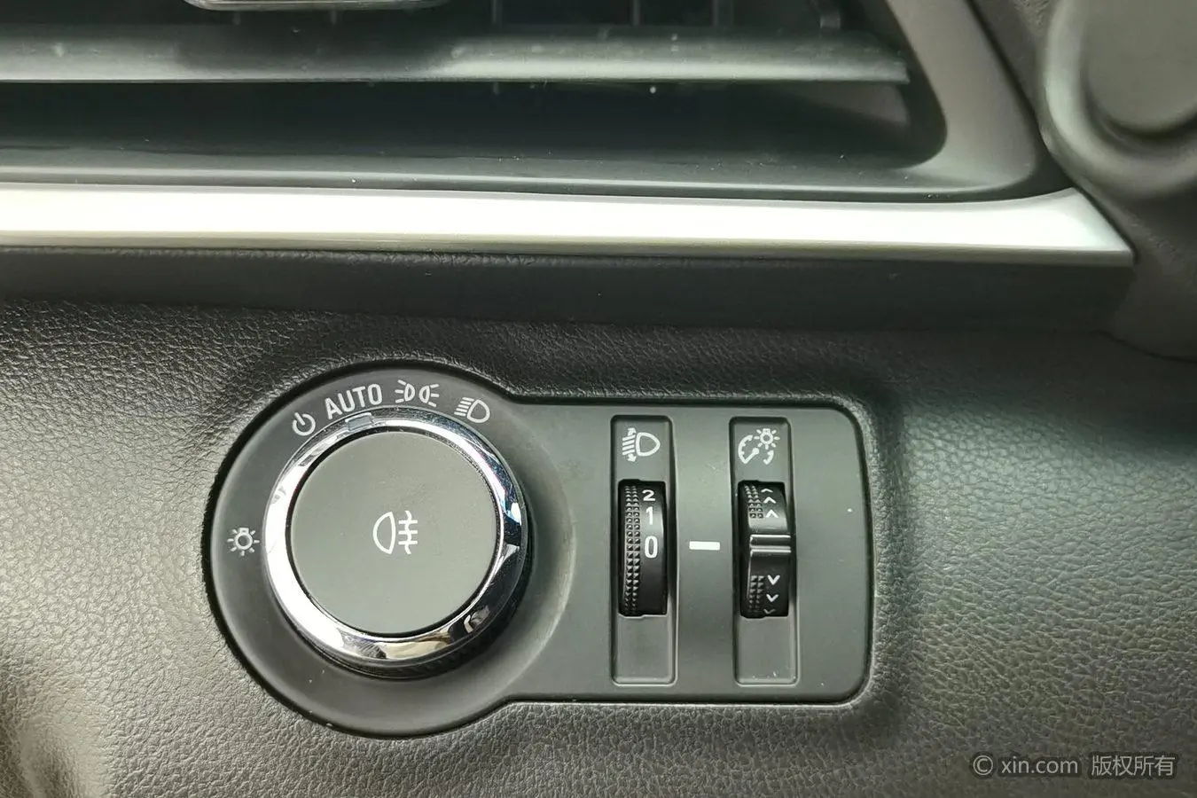 Buick GL6 2018 18T 6 seat Luxury