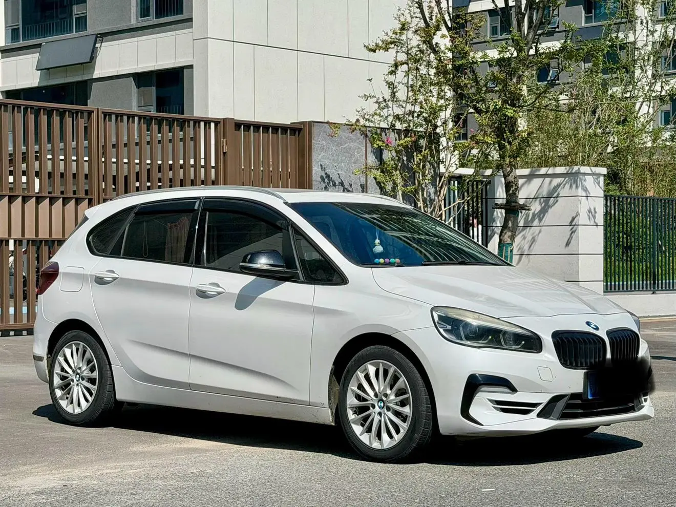 BMW 2 Series Wagon 2018 218i Leading