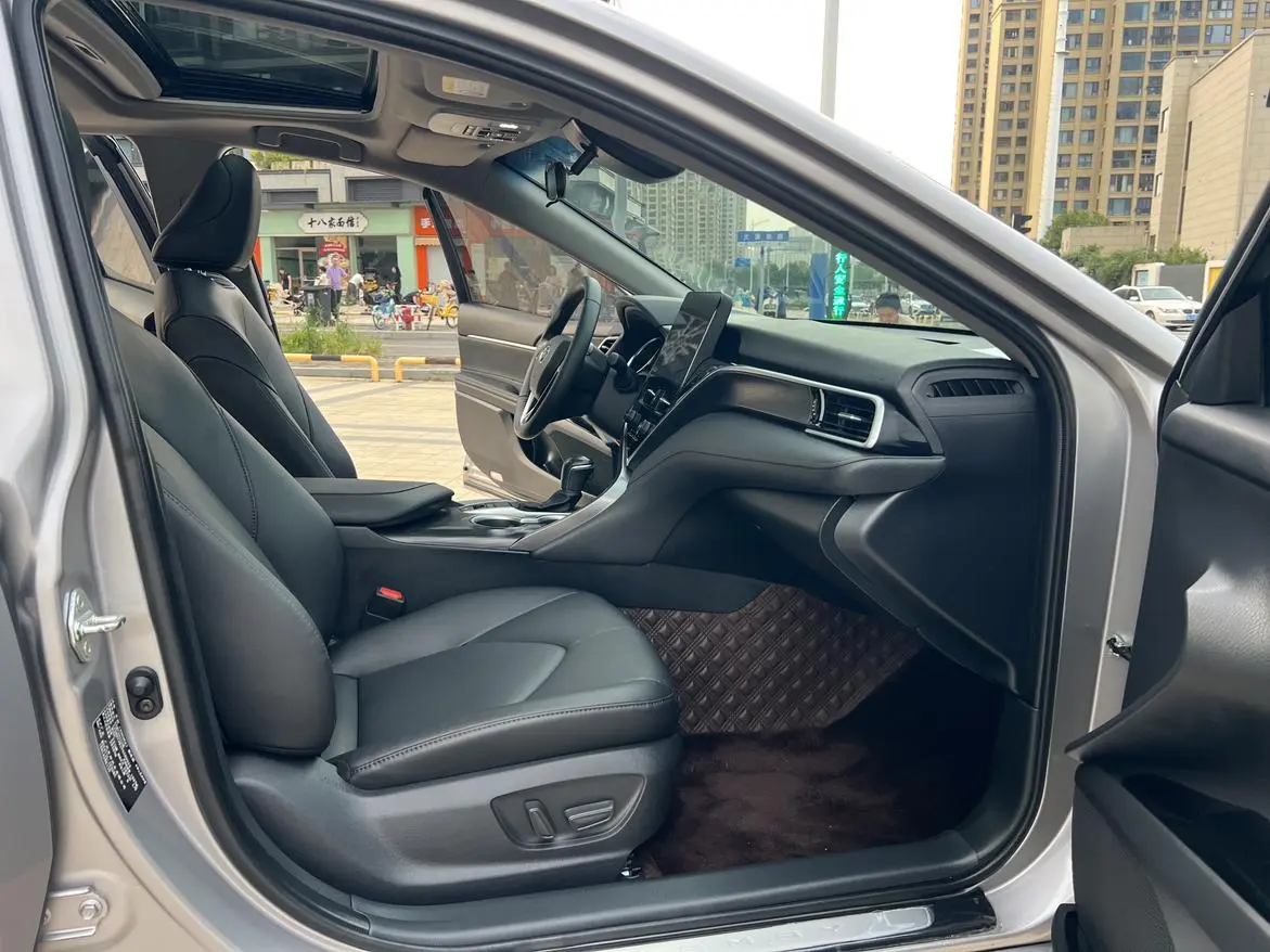 Toyota Camry 2023 2.0GVP Leading