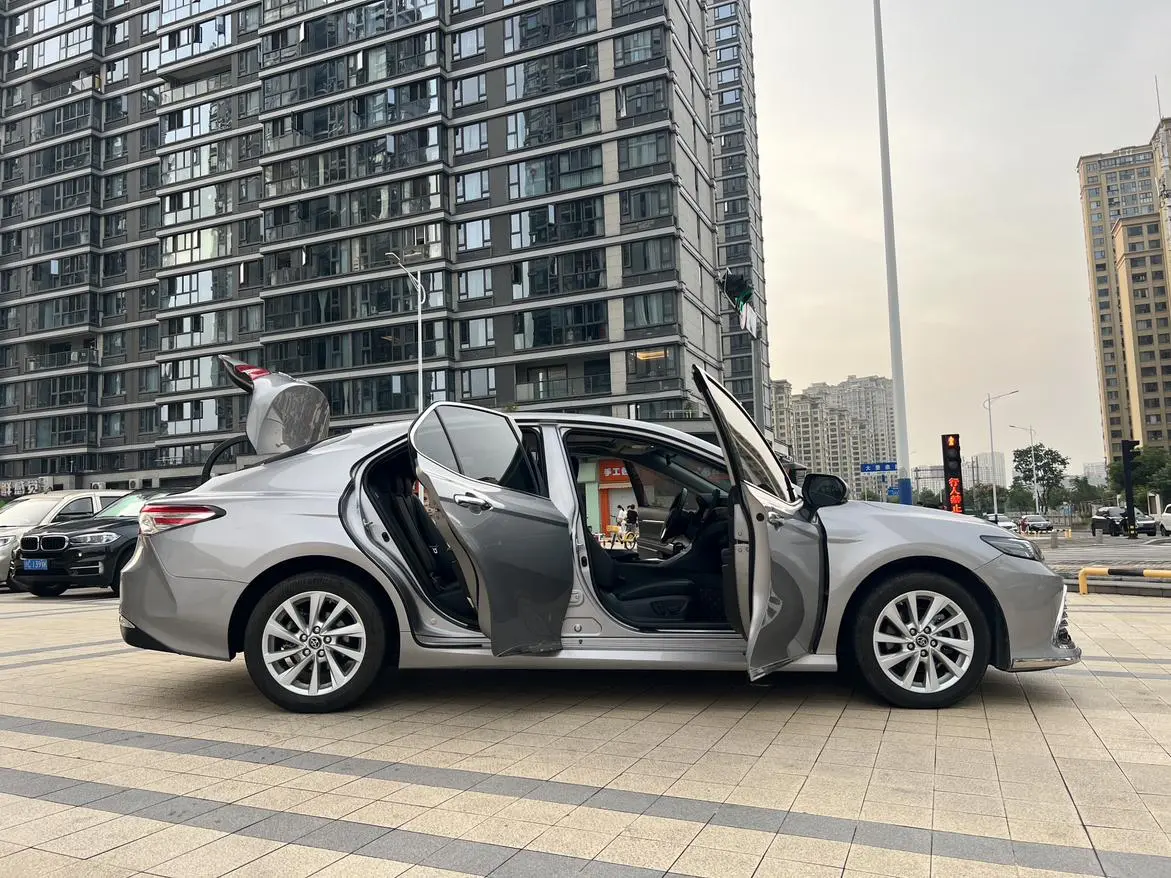 Toyota Camry 2023 2.0GVP Leading