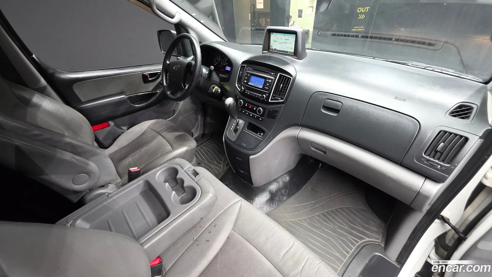 Hyundai Starex Van 3-Seater