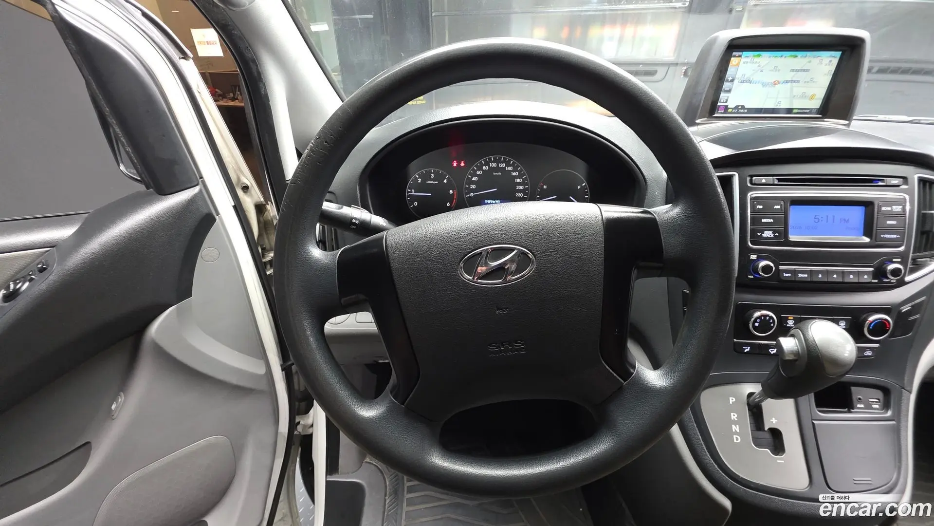 Hyundai Starex Van 3-Seater