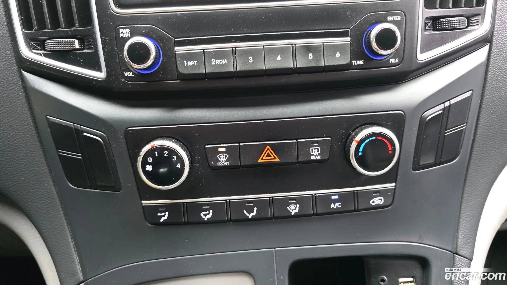 Hyundai Starex Van 3-Seater