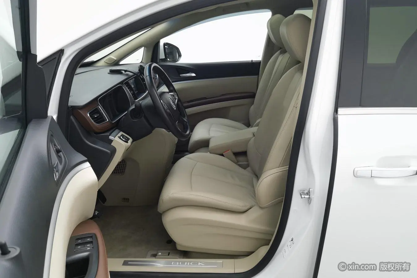 Buick GL8 2018 28T Premium China VI