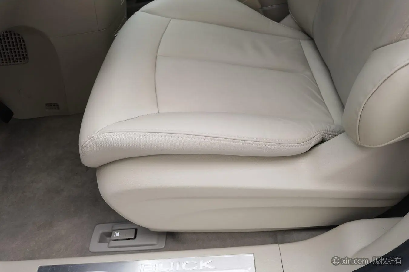 Buick GL8 2018 28T Premium China VI