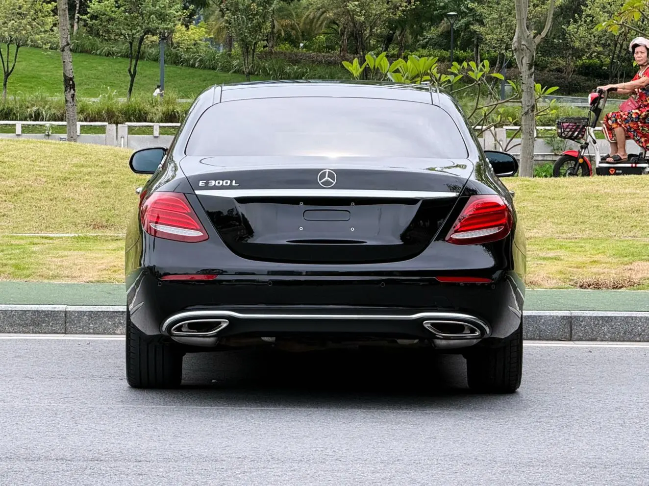 Mercedes-Benz E Class 2018 E 300 L Luxury
