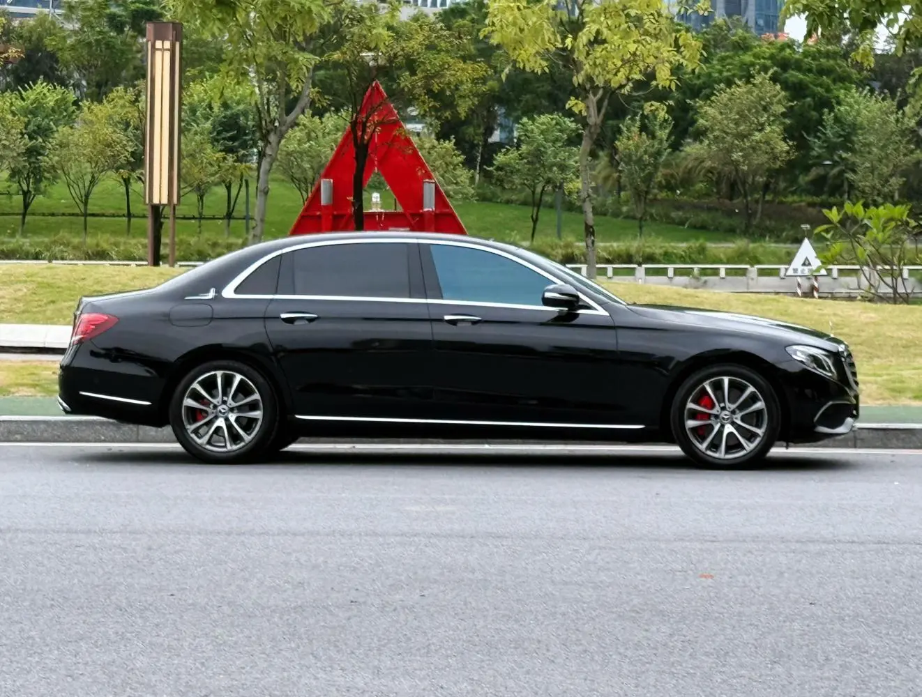 Mercedes-Benz E Class 2018 E 300 L Luxury