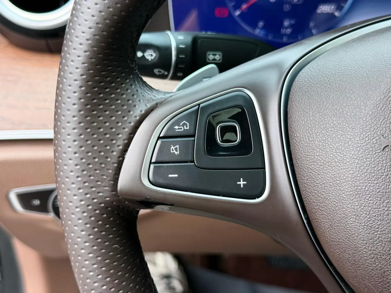 Mercedes-Benz E Class 2018 E 300 L Luxury