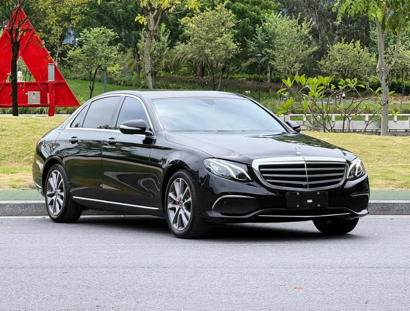 Mercedes-Benz E Class 2018 E 300 L Luxury