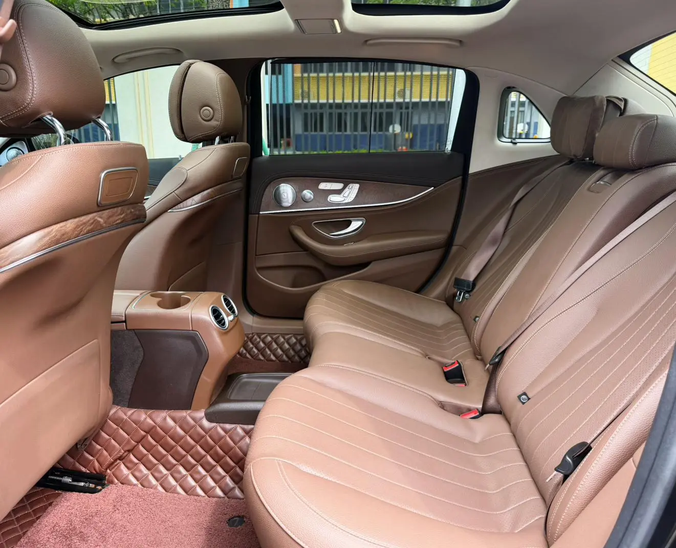 Mercedes-Benz E Class 2018 E 300 L Luxury