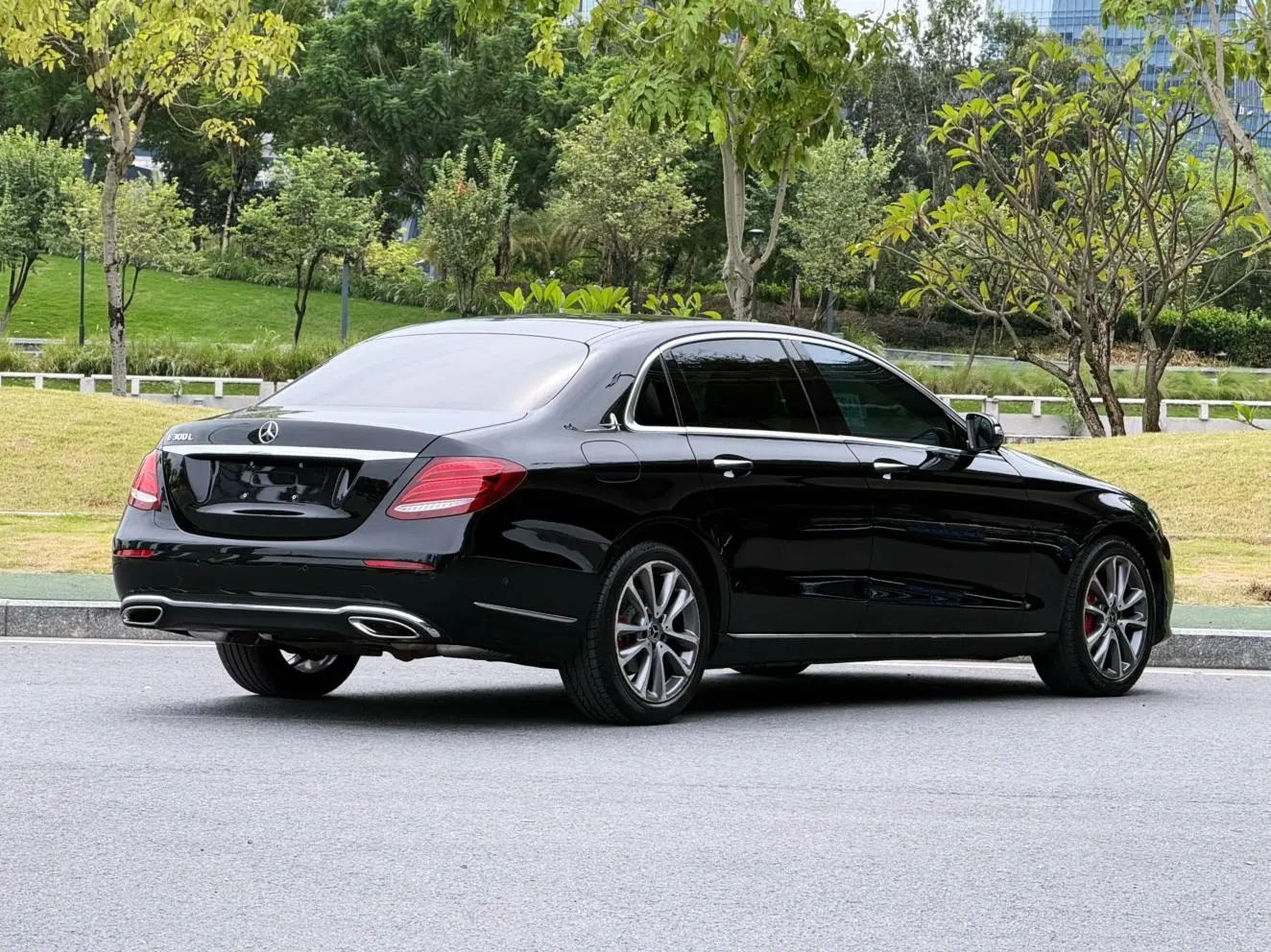 Mercedes-Benz E Class 2018 E 300 L Luxury