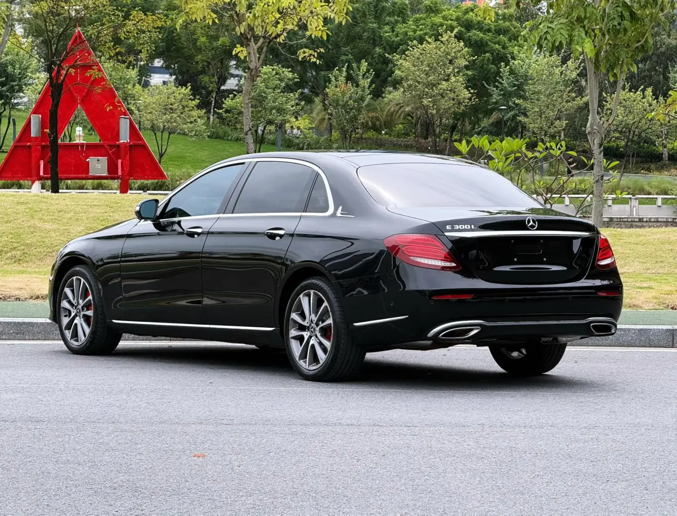 Mercedes-Benz E Class 2018 E 300 L Luxury