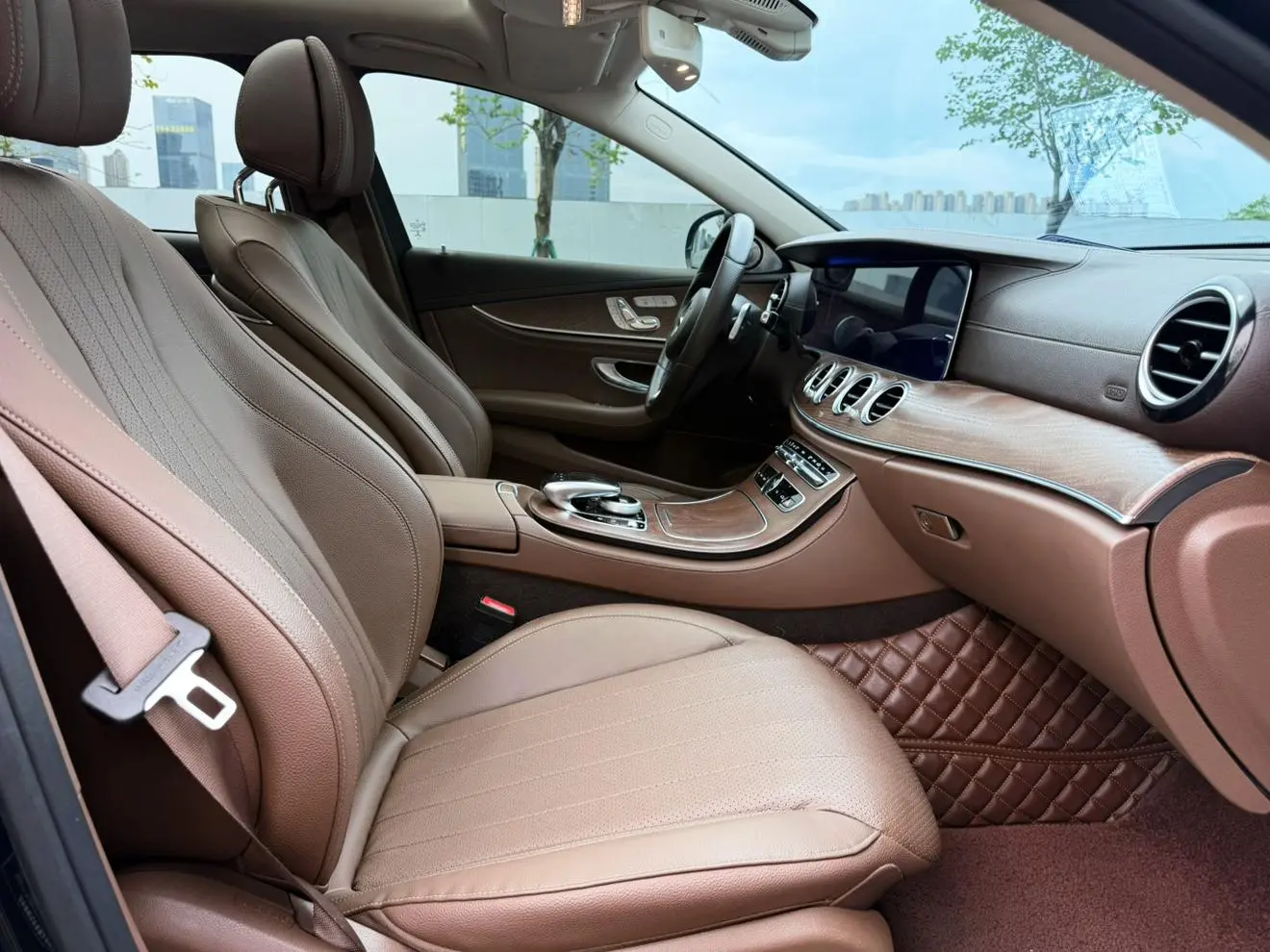 Mercedes-Benz E Class 2018 E 300 L Luxury
