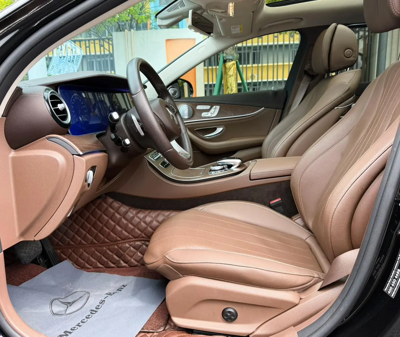 Mercedes-Benz E Class 2018 E 300 L Luxury