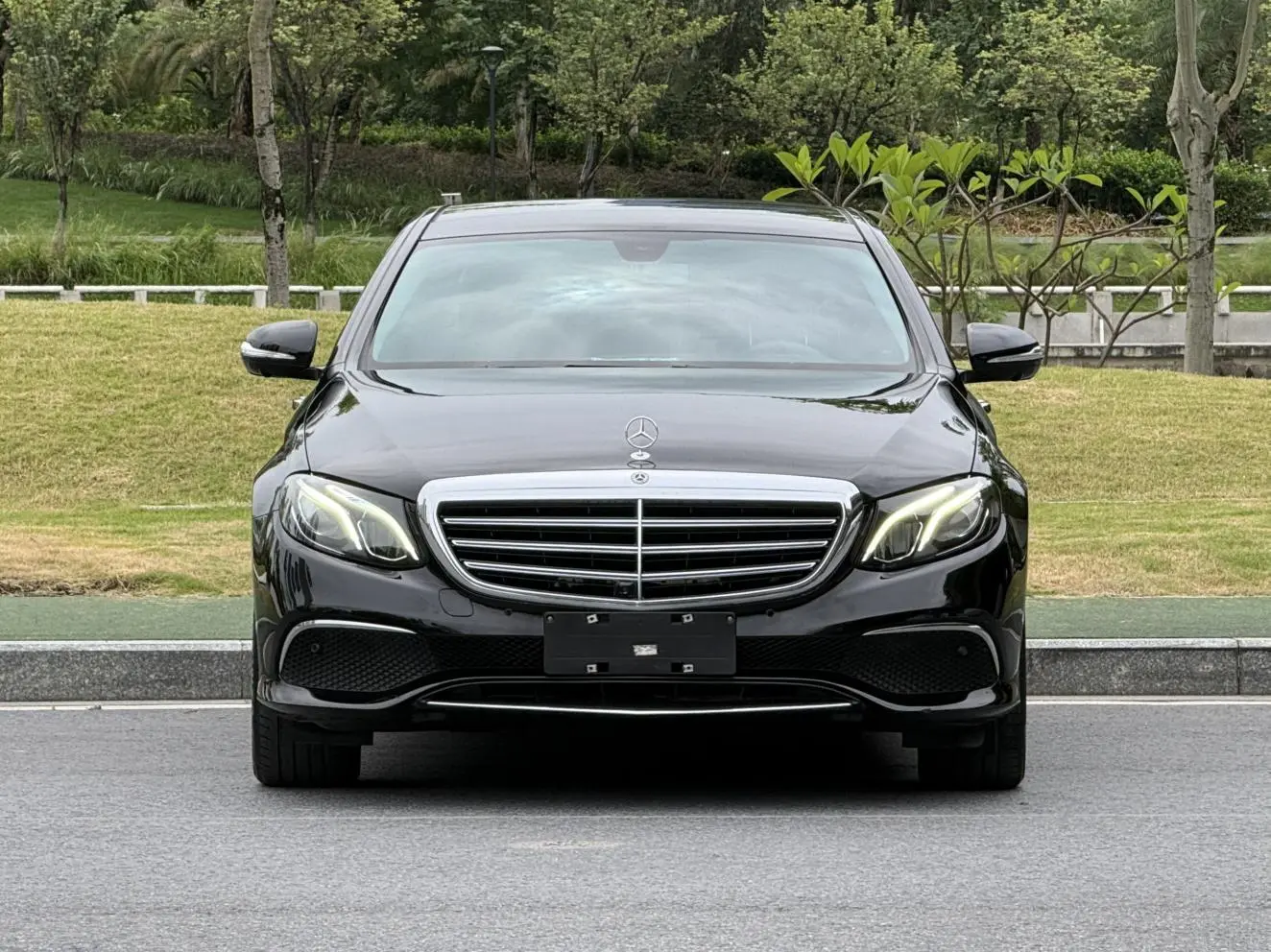 Mercedes-Benz E Class 2018 E 300 L Luxury