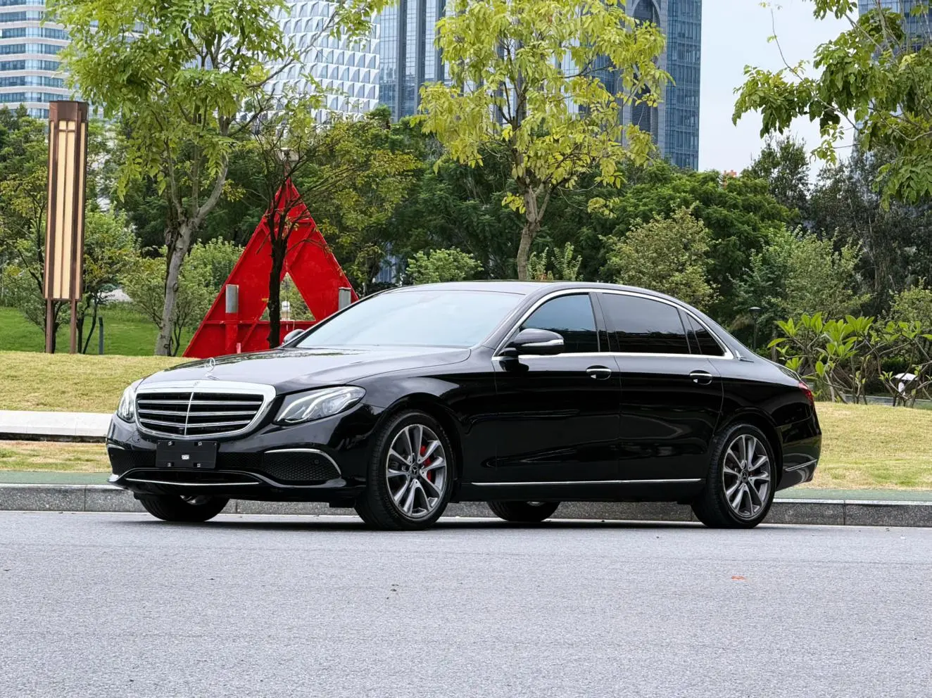 Mercedes-Benz E Class 2018 E 300 L Luxury