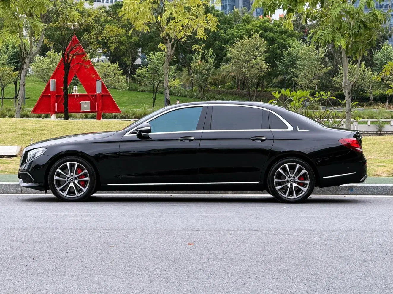 Mercedes-Benz E Class 2018 E 300 L Luxury