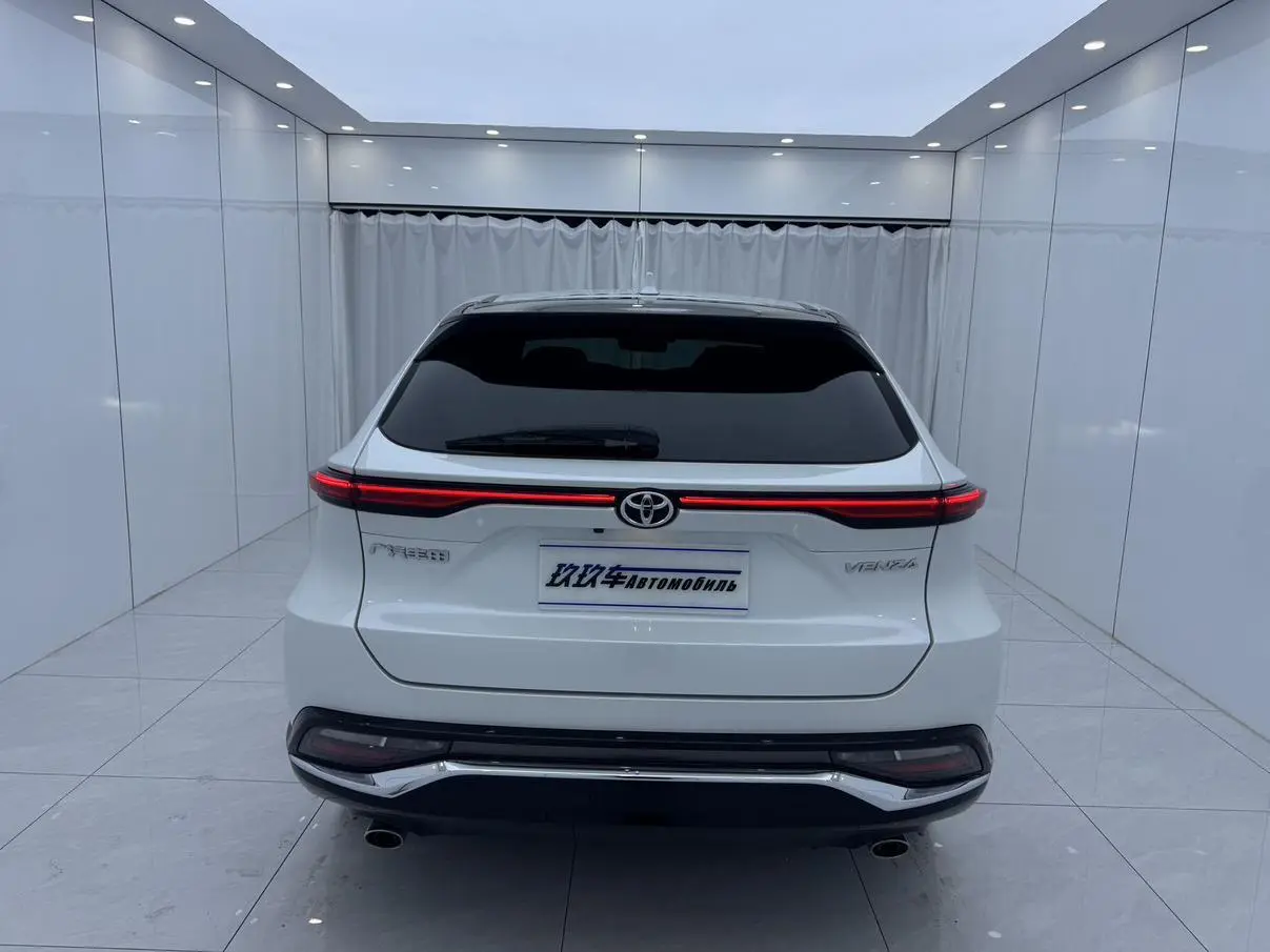 Toyota 2023 2.0L CVT 2WD Luxury