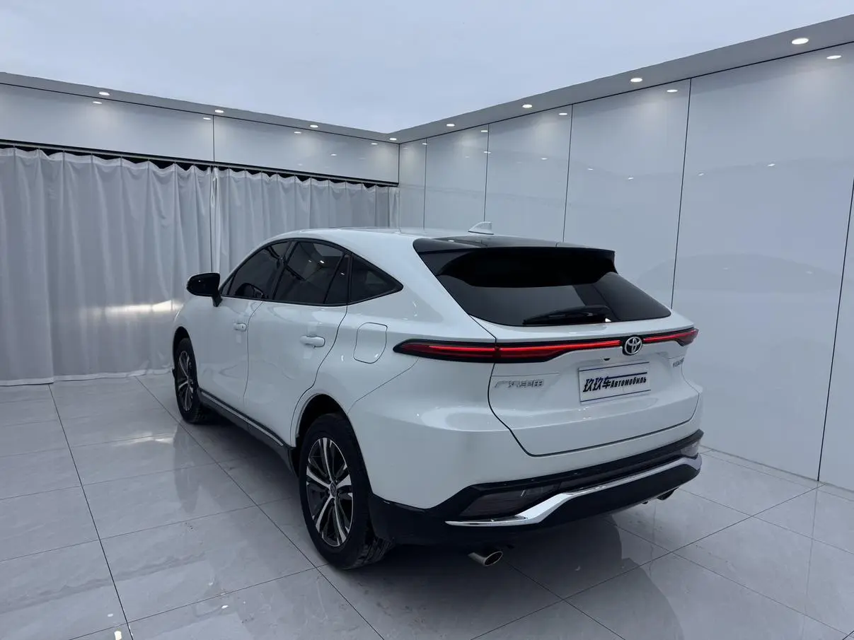 Toyota 2023 2.0L CVT 2WD Luxury