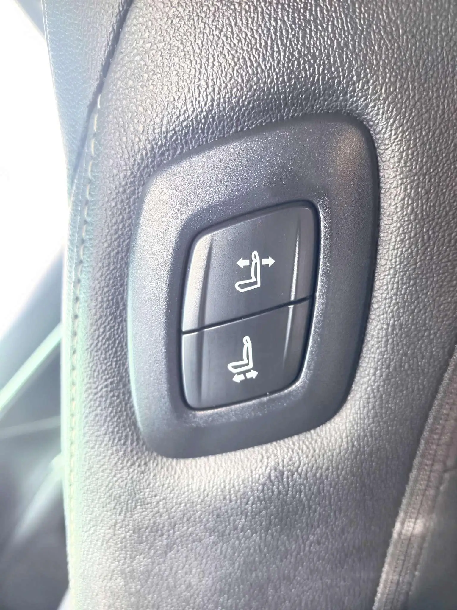 Toyota Camry 2021 2.0S