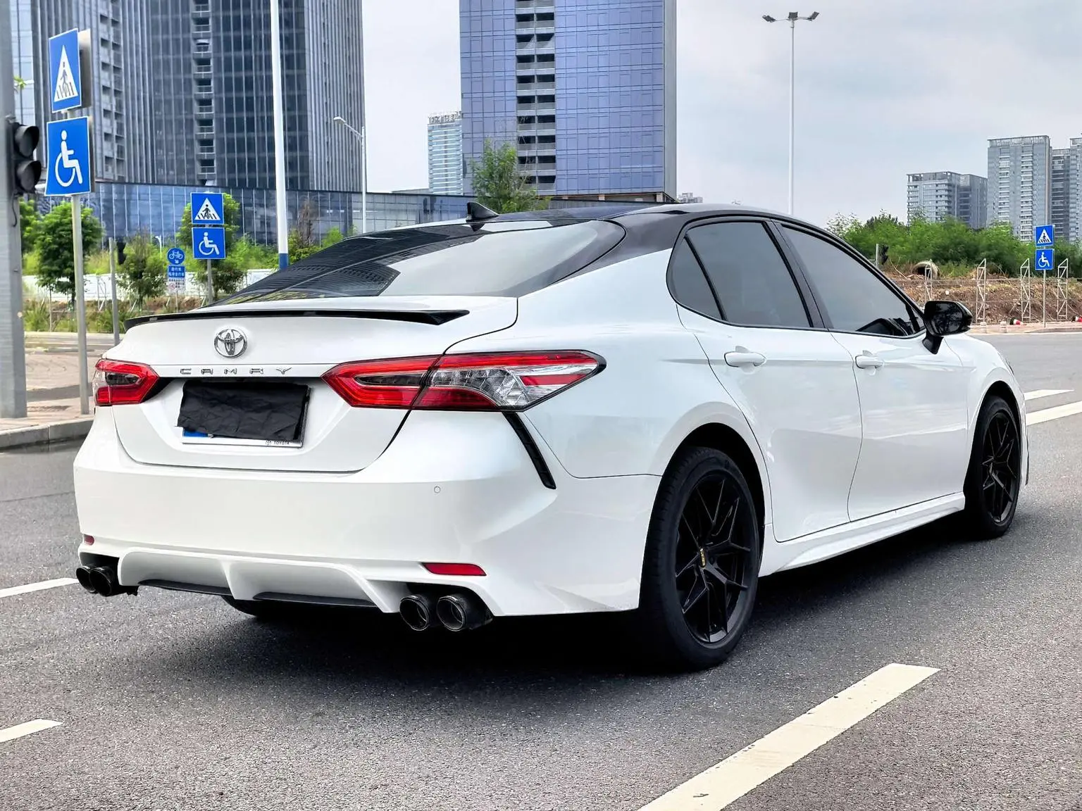 Toyota Camry 2021 2.0S