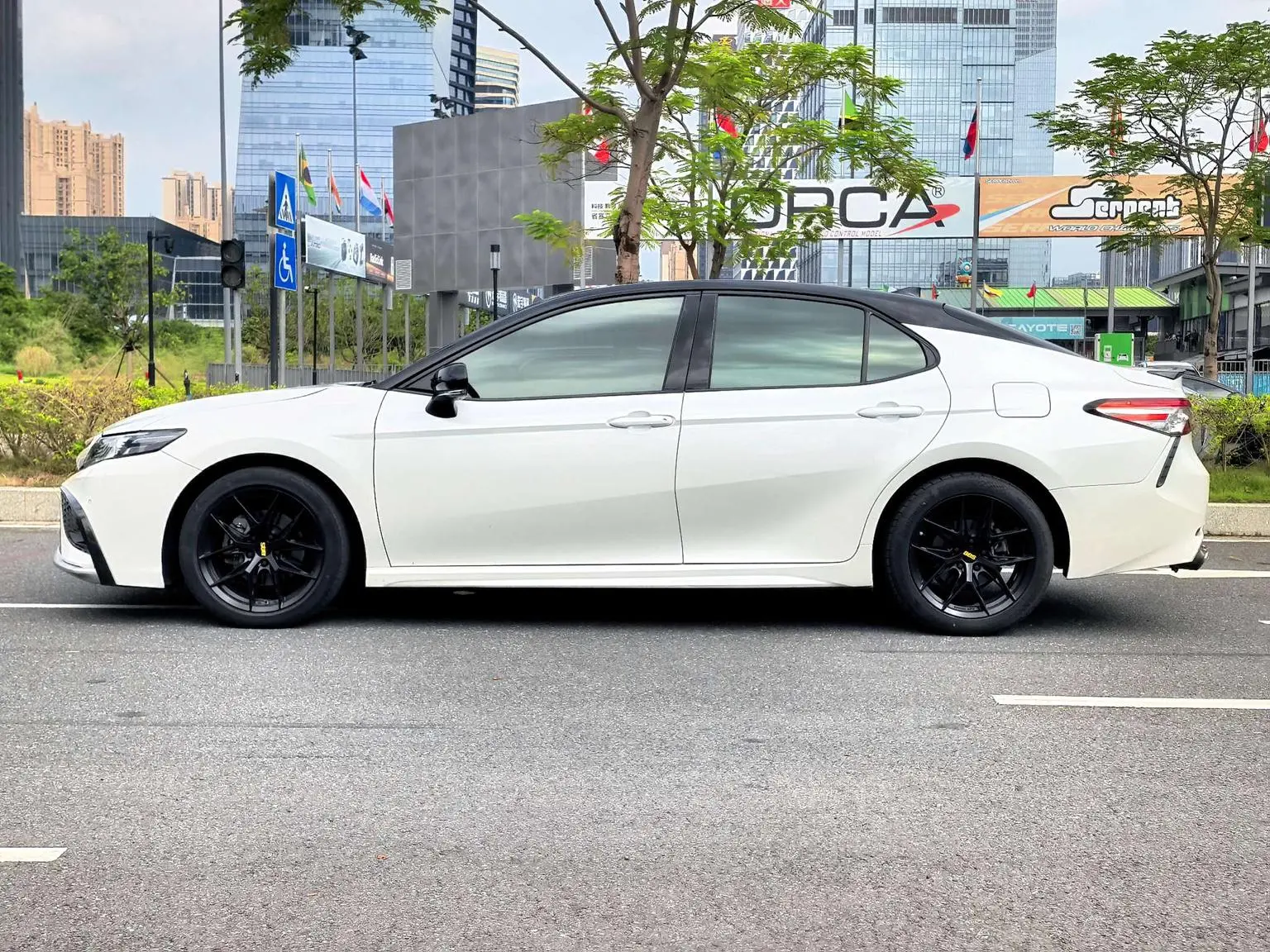 Toyota Camry 2021 2.0S