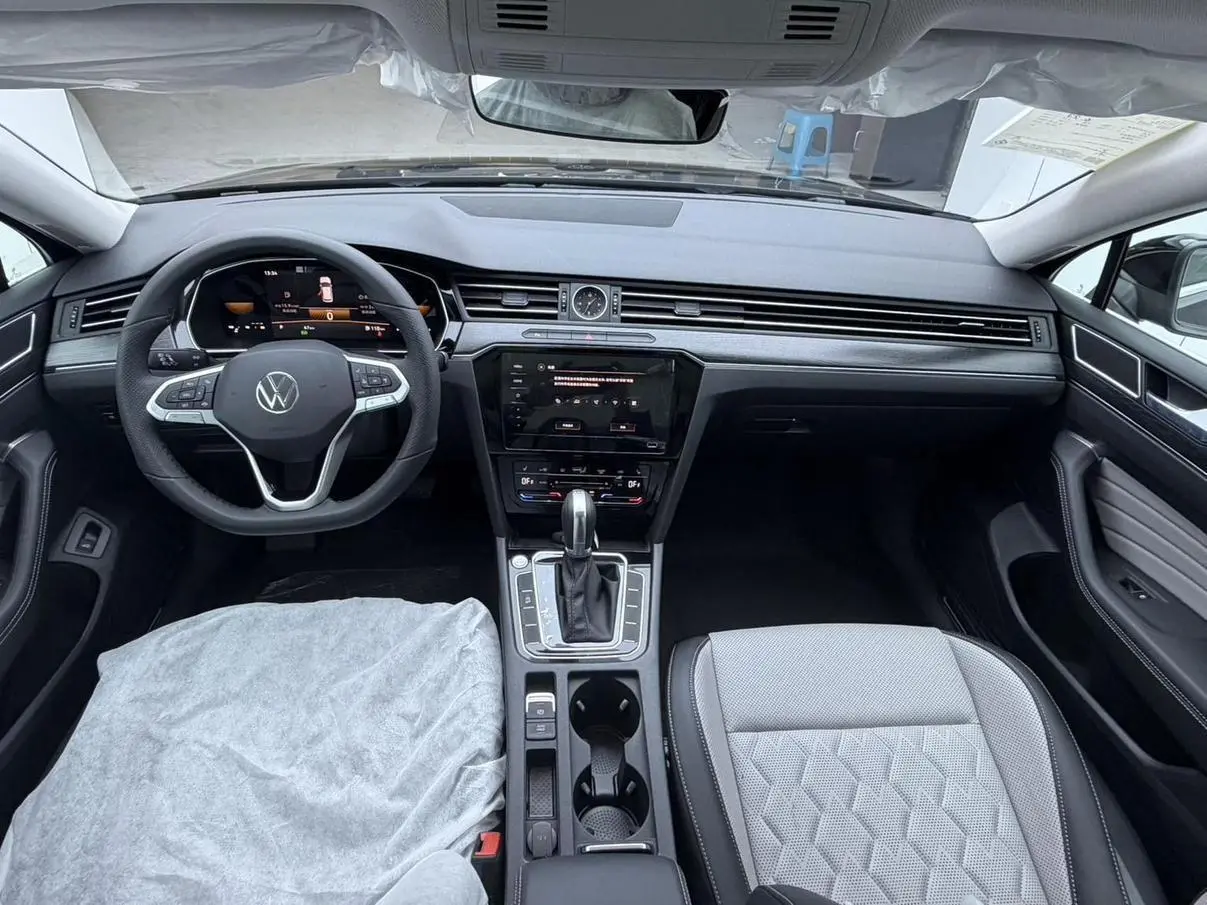 Volkswagen Magotan 2025 Facelift 280TSI DSG Luxury