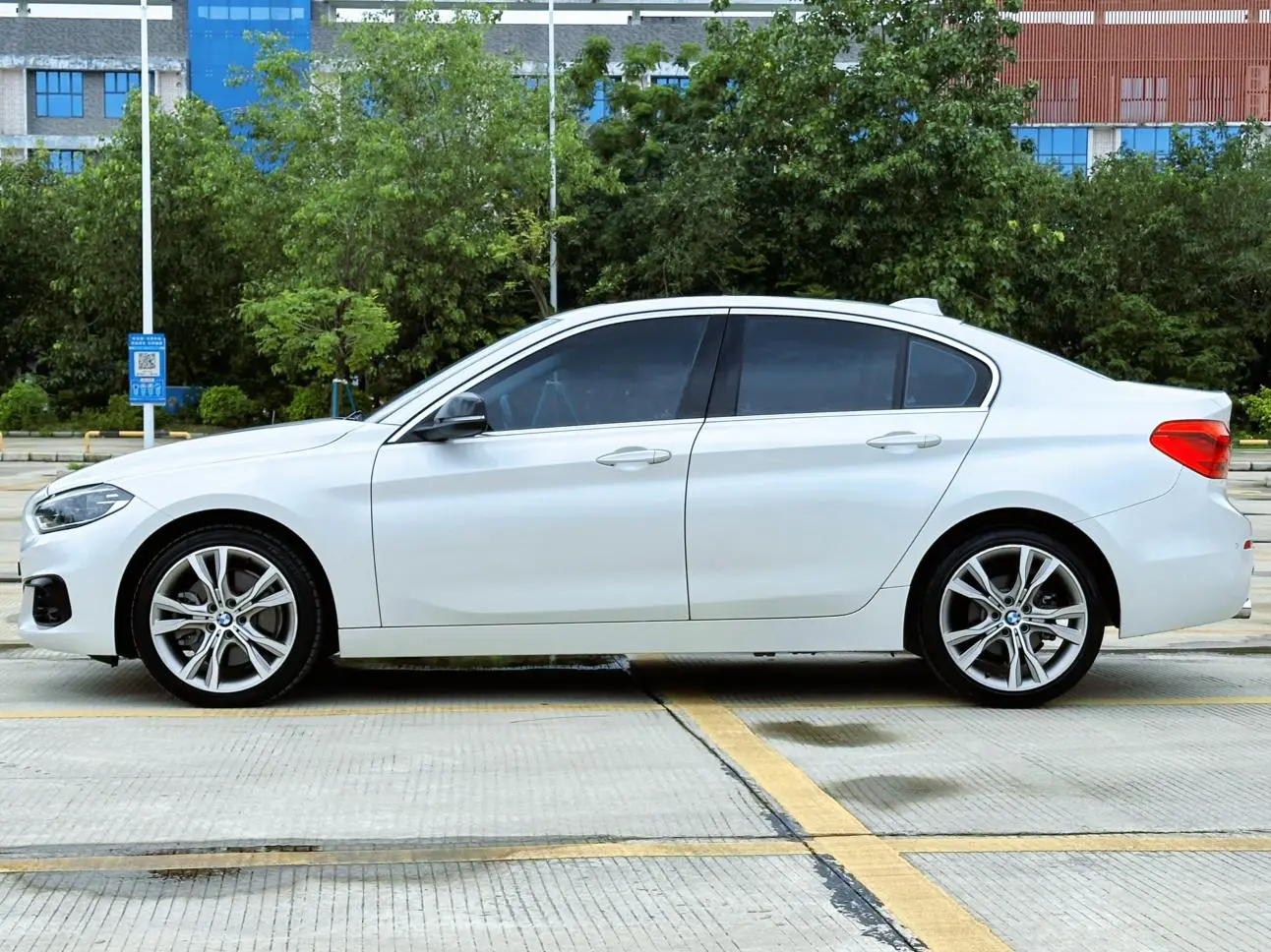 BMW 1 Series 2018 120i Design Package