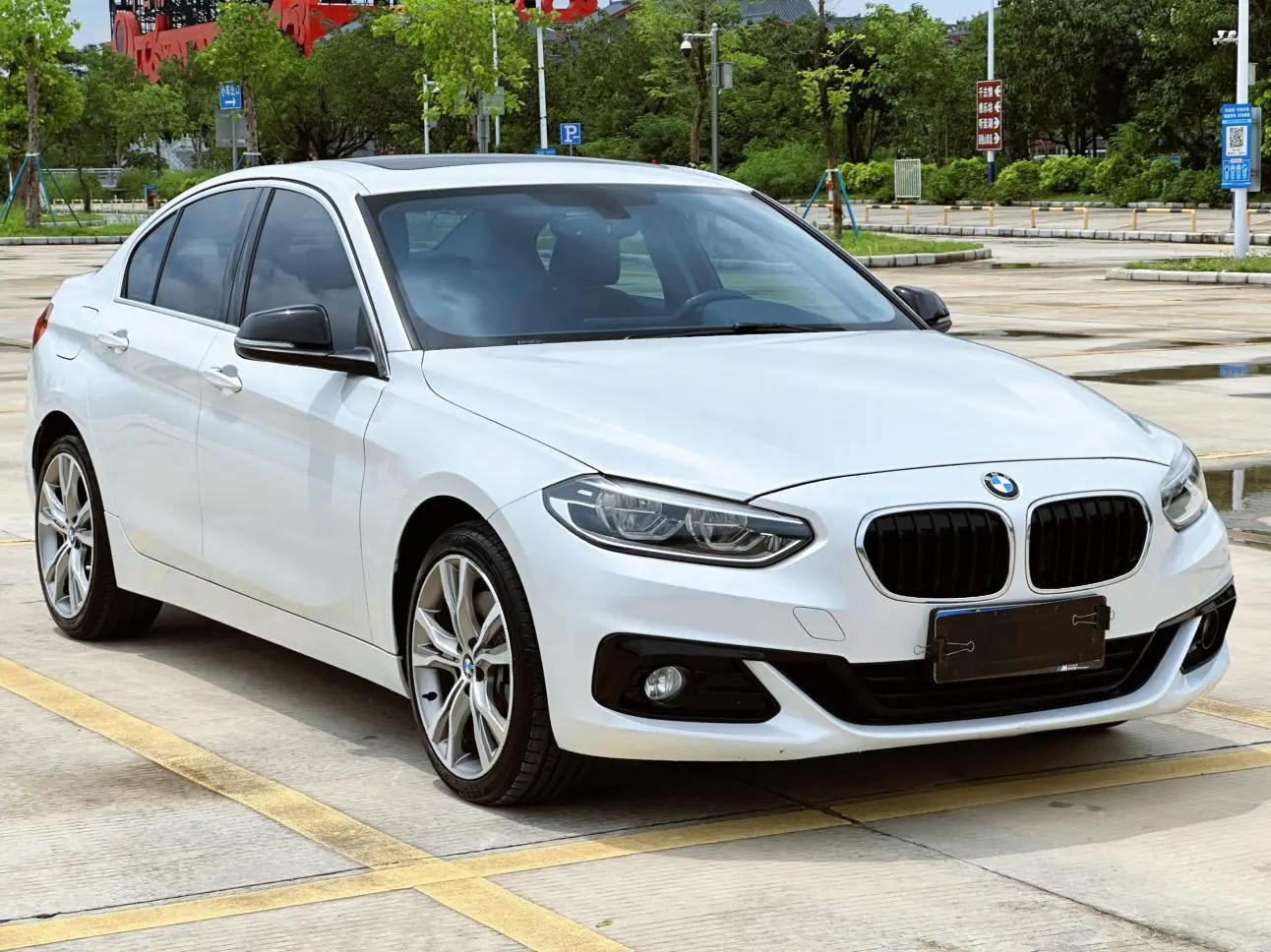 BMW 1 Series 2018 120i Design Package