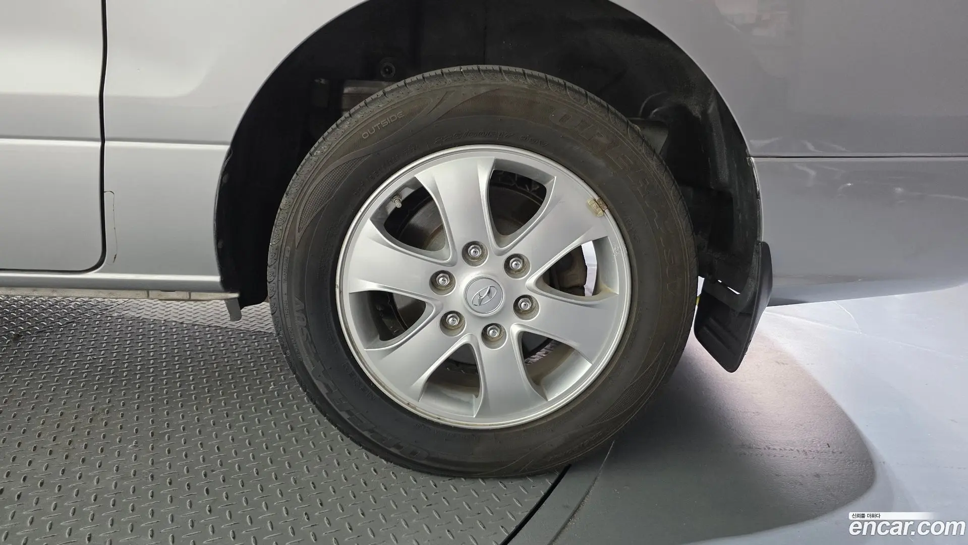 Hyundai Starex 4WD Wagon 11-Seater