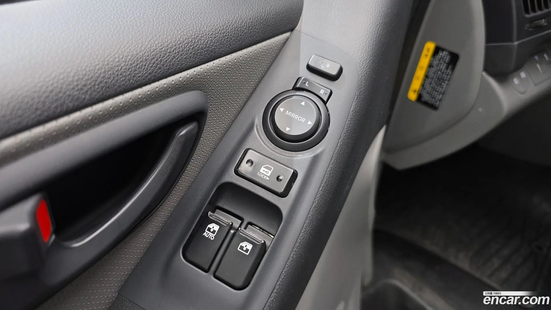 Hyundai Starex 4WD Wagon 11-Seater