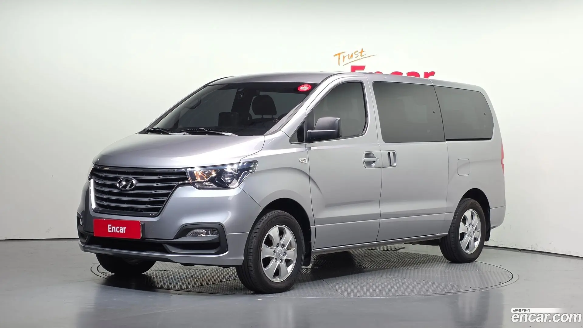 Hyundai Starex 4WD Wagon 11-Seater
