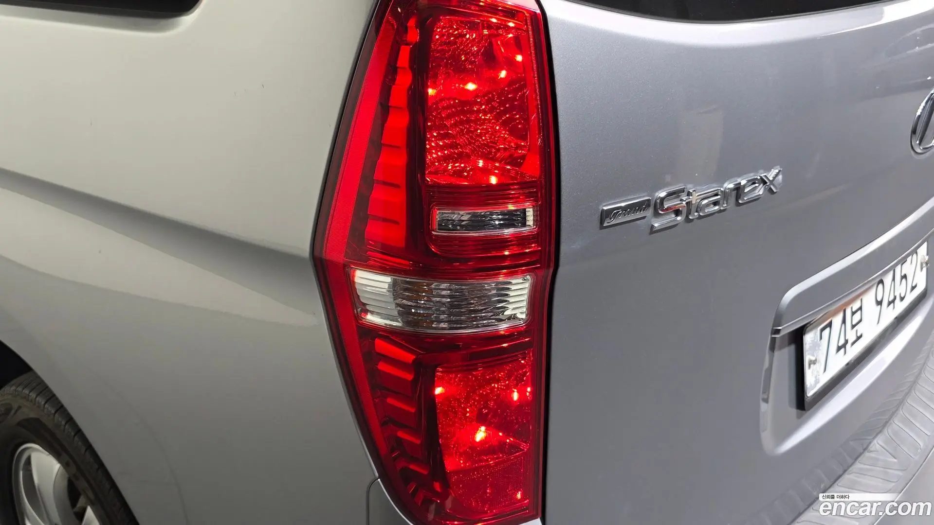 Hyundai Starex 4WD Wagon 11-Seater