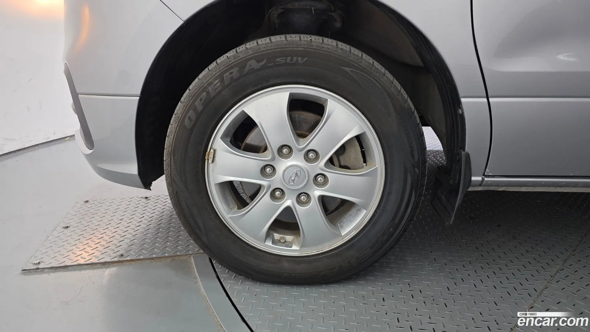 Hyundai Starex 4WD Wagon 11-Seater