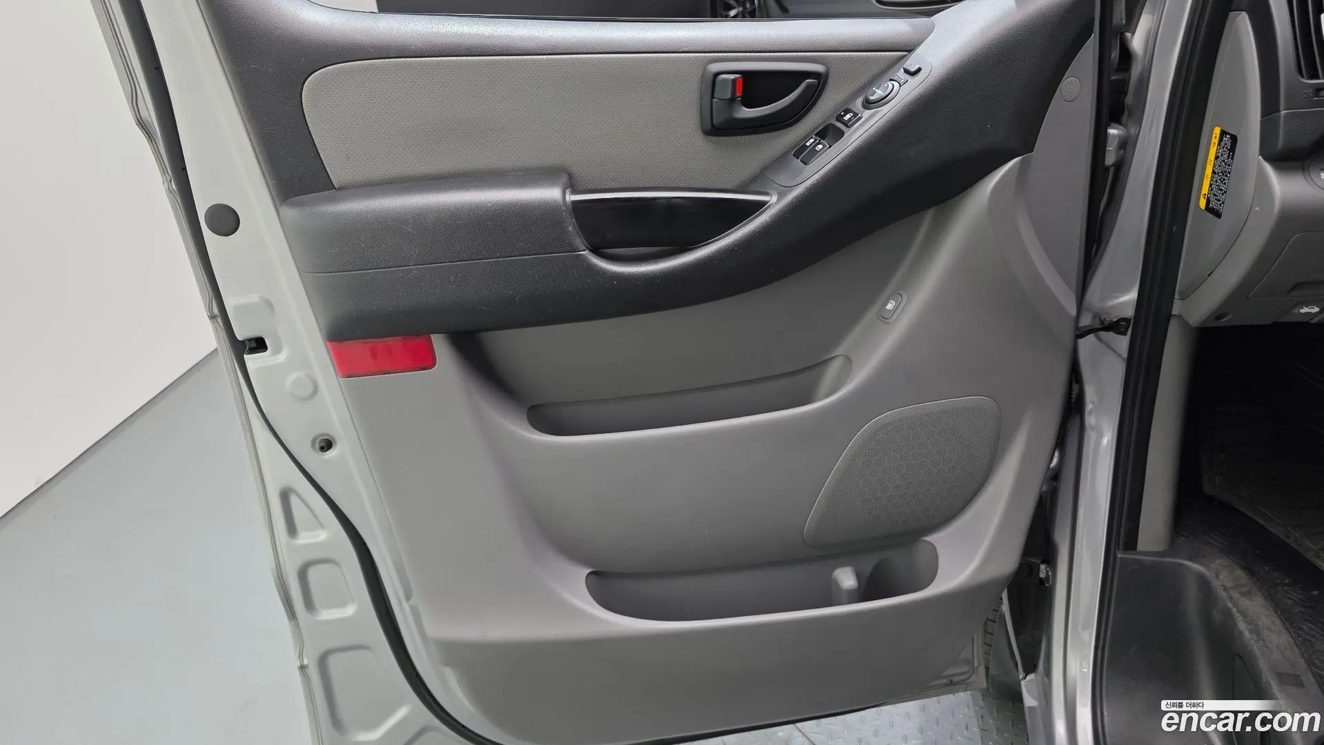 Hyundai Starex 4WD Wagon 11-Seater