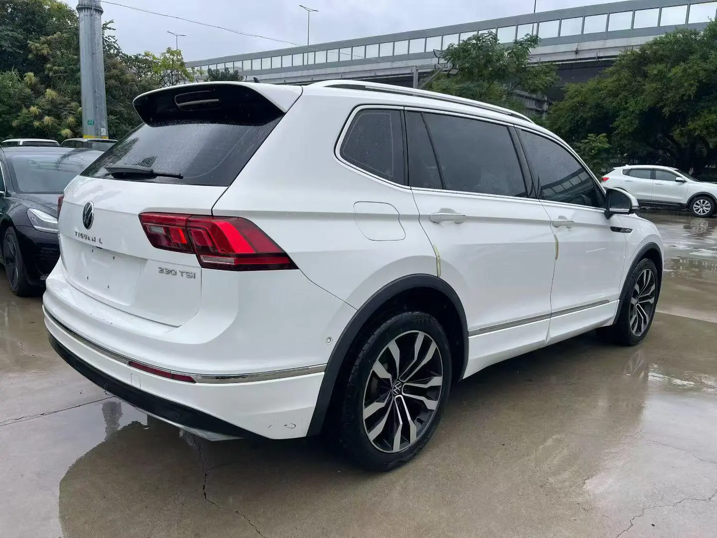 Volkswagen Tiguan L 2021 330TSI Auto 2WD R-Line Premium Enjoy